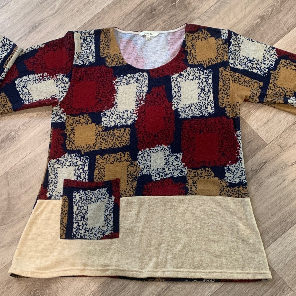 Geometric Patterned Women's Sweater - Picture 3 of 13